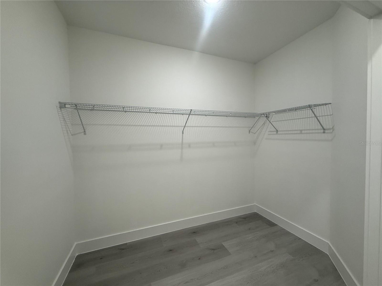 Listing photo id 22 for 10034 Darwin Way