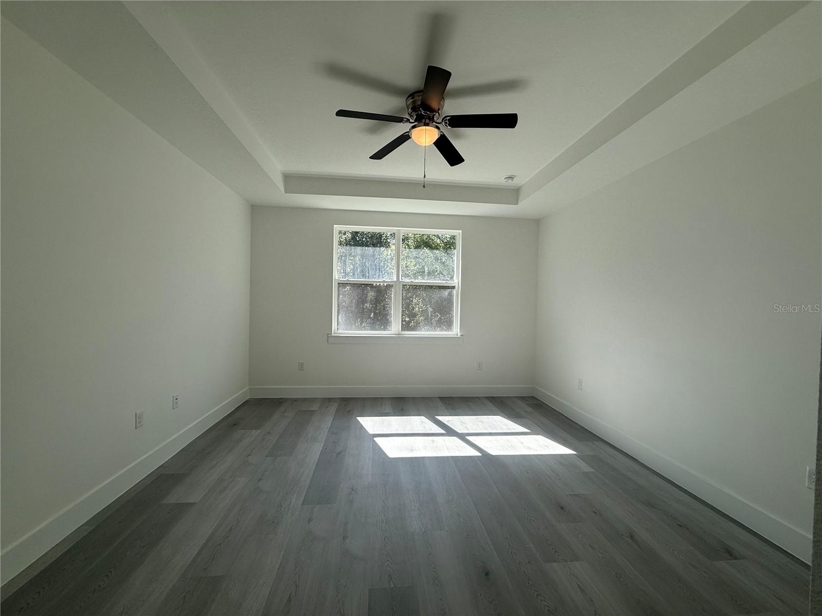 Listing photo id 24 for 10034 Darwin Way