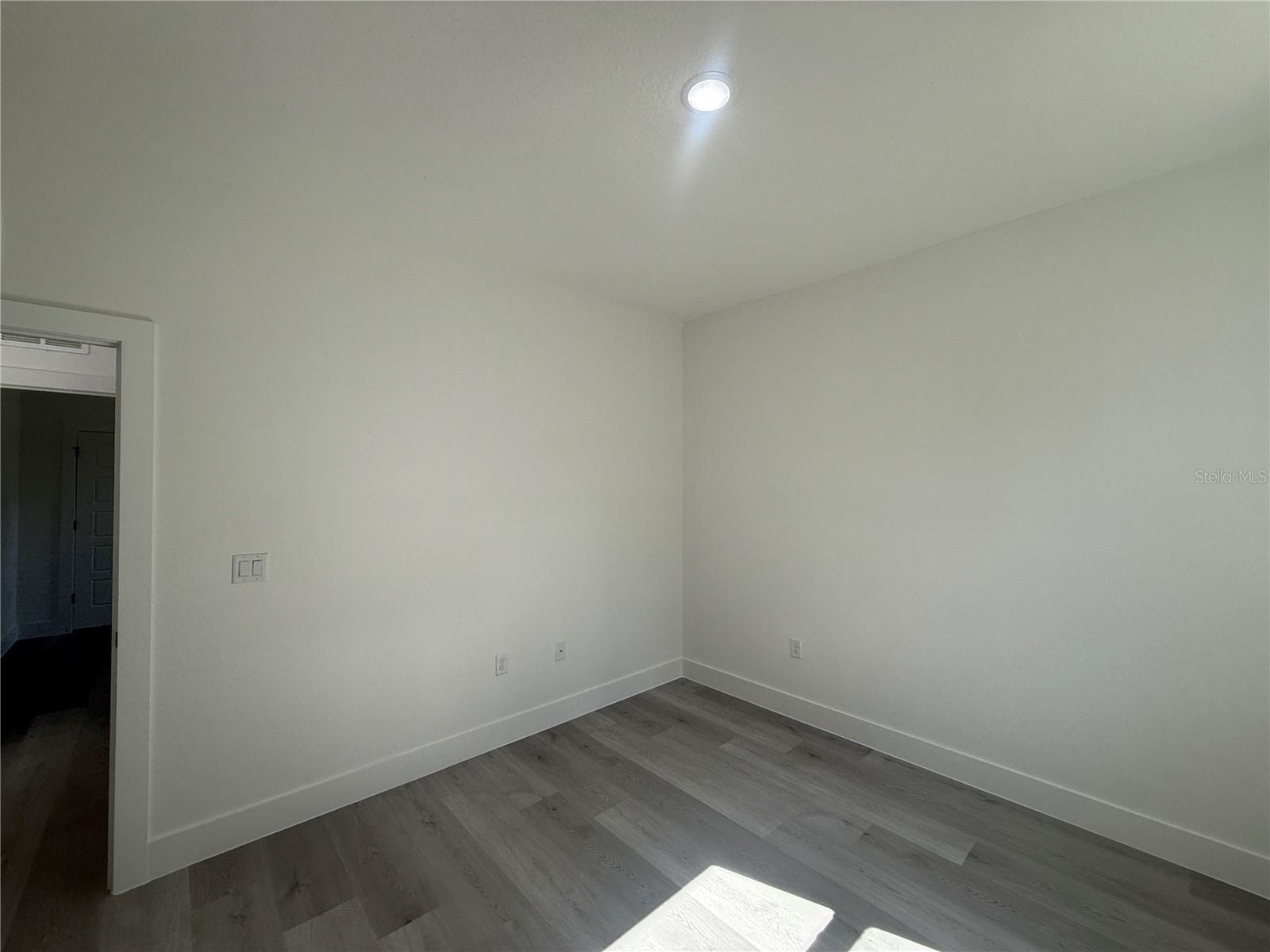 Listing photo id 33 for 10034 Darwin Way