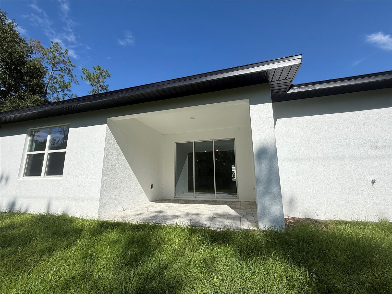 Listing photo id 35 for 10034 Darwin Way