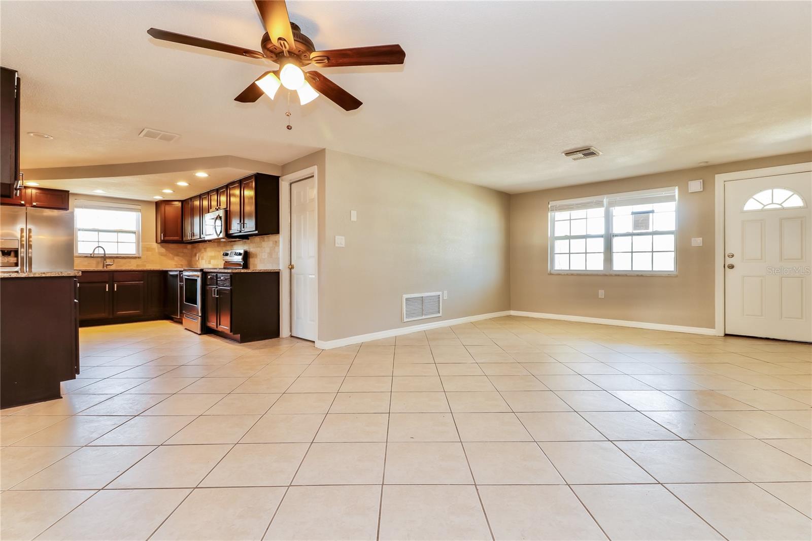 Image 3 of 16 For 3208 Primrose Drive