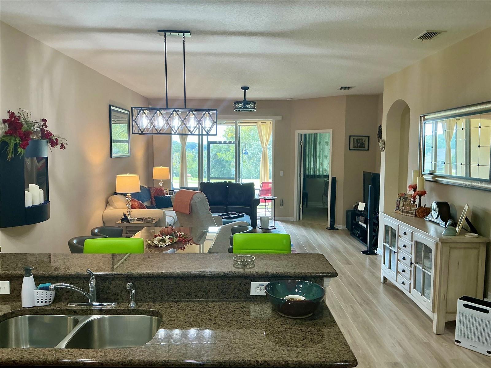 Image 3 of 35 For 22035 Belgian Court