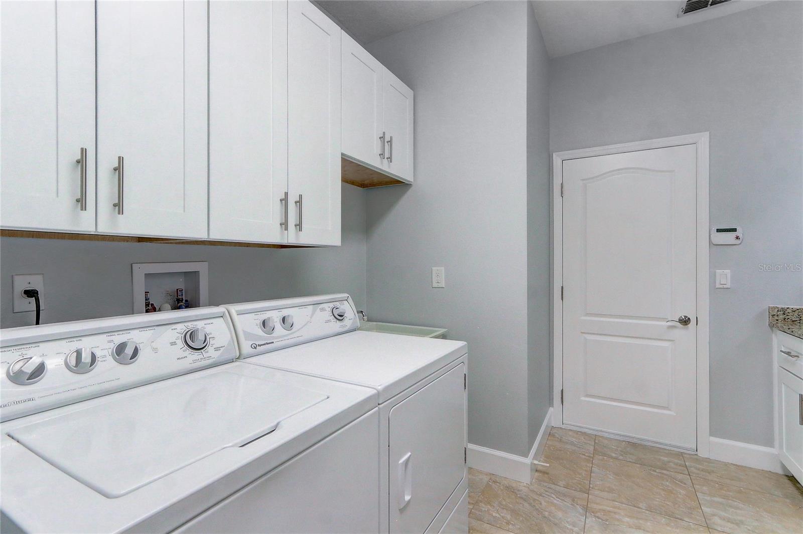 Image 19 of 39 For 3219 Lordmall Court