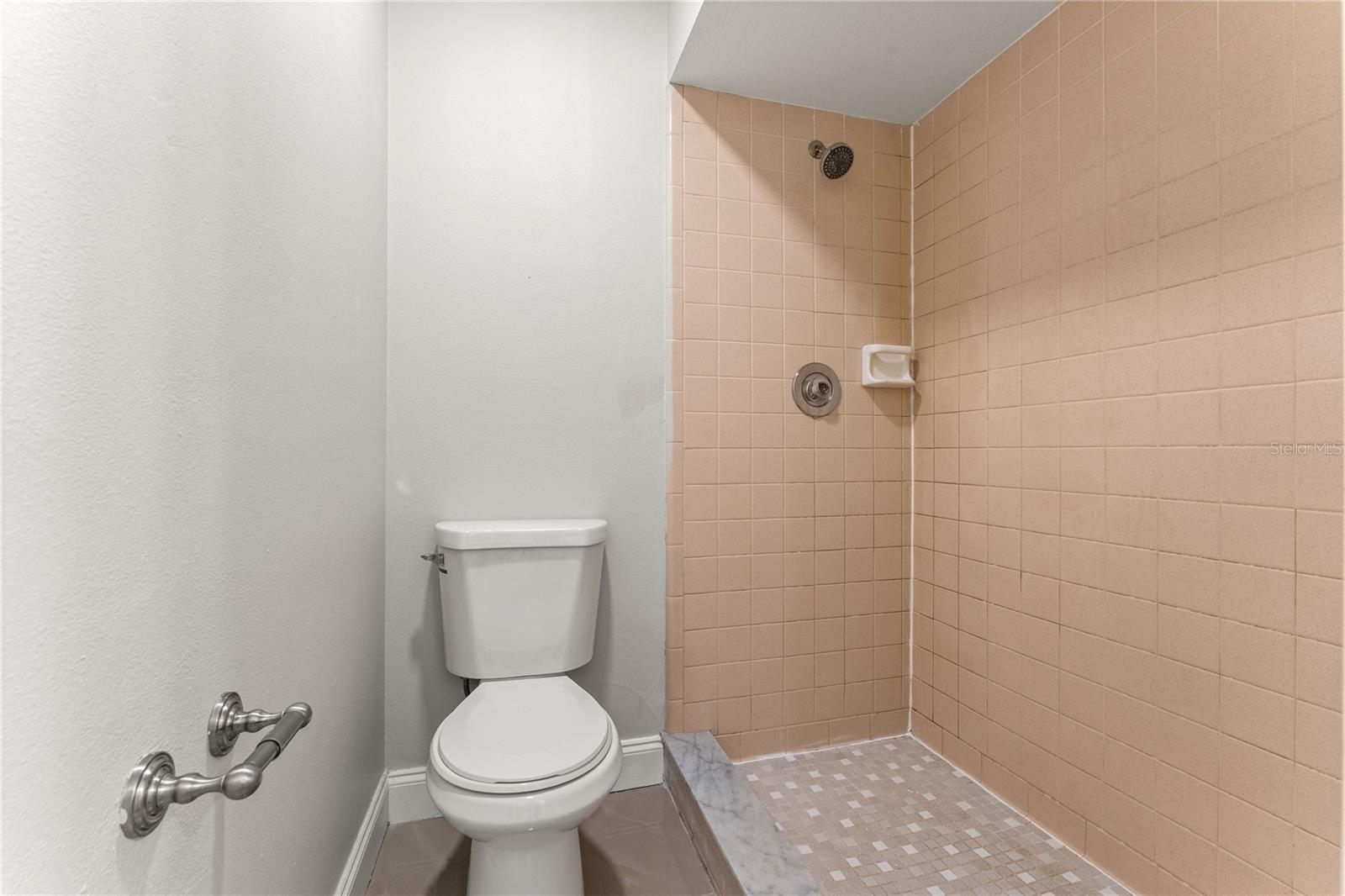 Image 17 of 34 For 921 Pine Street