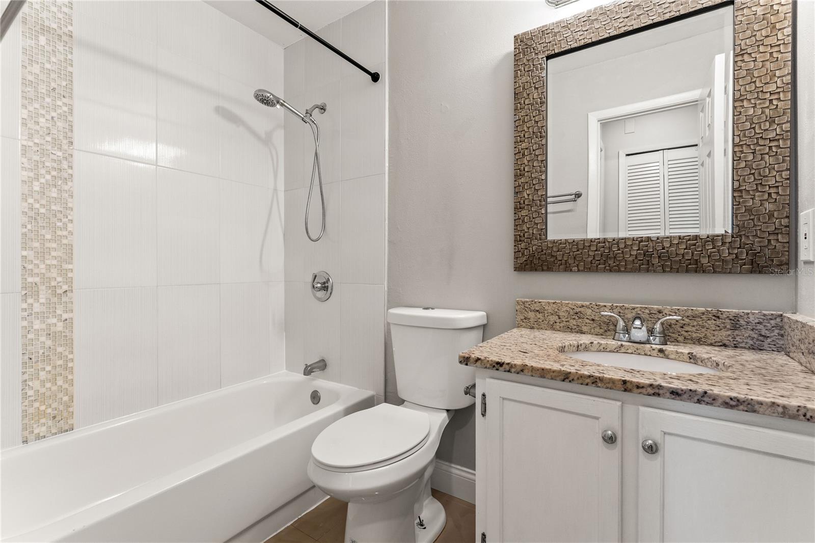 Image 18 of 34 For 921 Pine Street