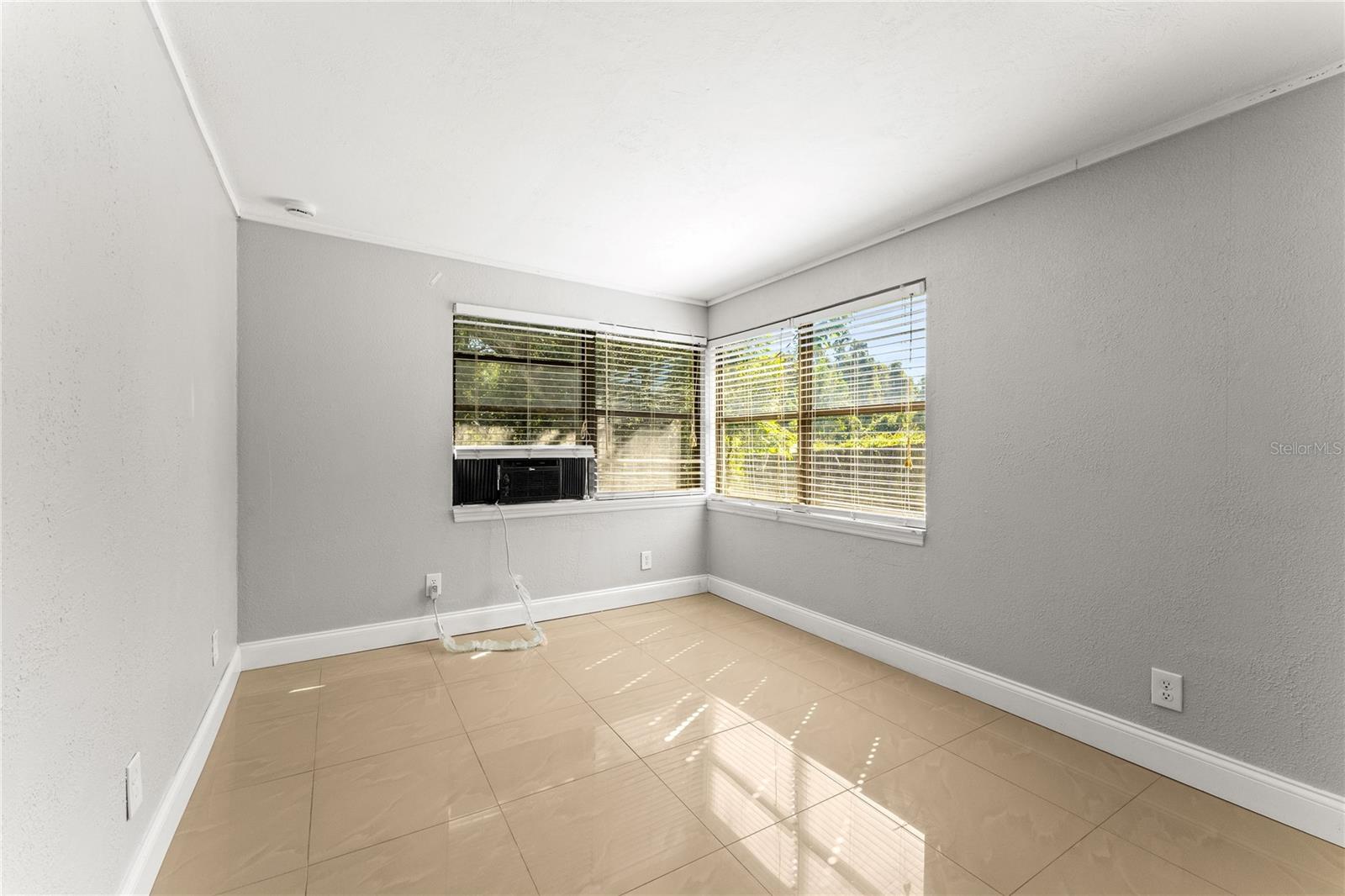 Image 19 of 34 For 921 Pine Street