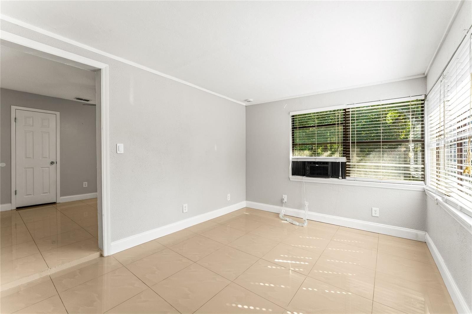 Image 20 of 34 For 921 Pine Street