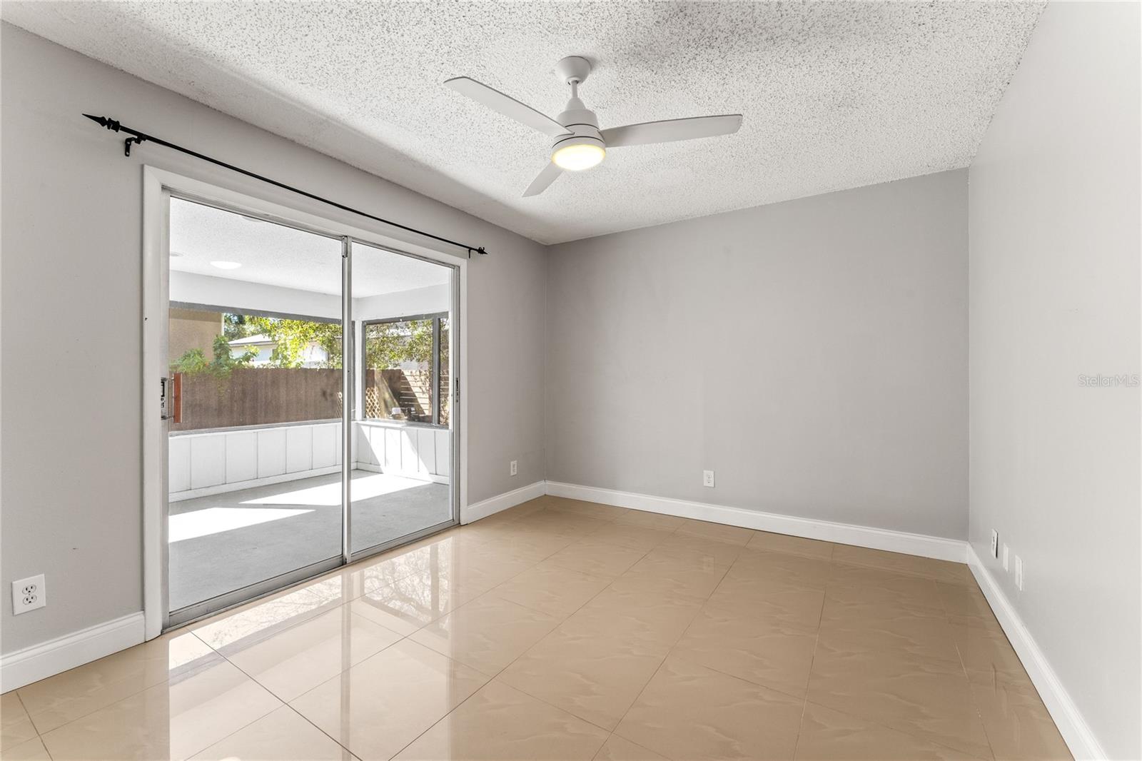 Image 23 of 34 For 921 Pine Street