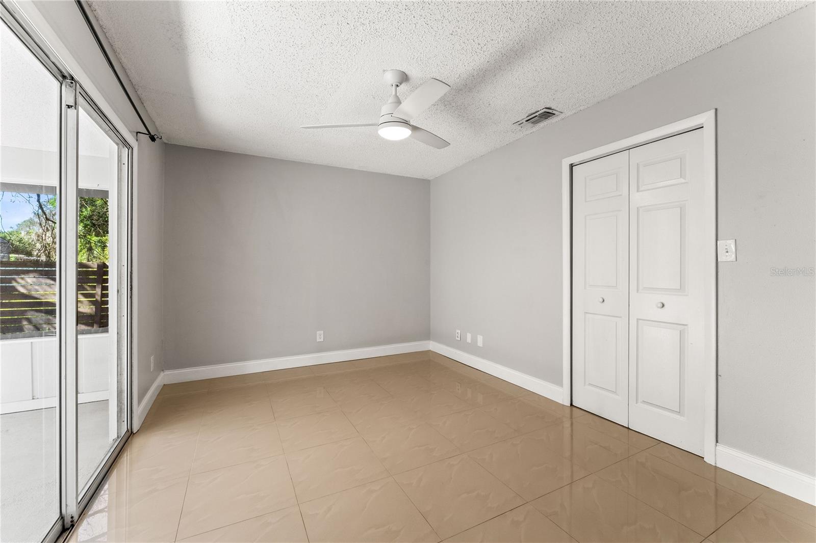 Image 24 of 34 For 921 Pine Street