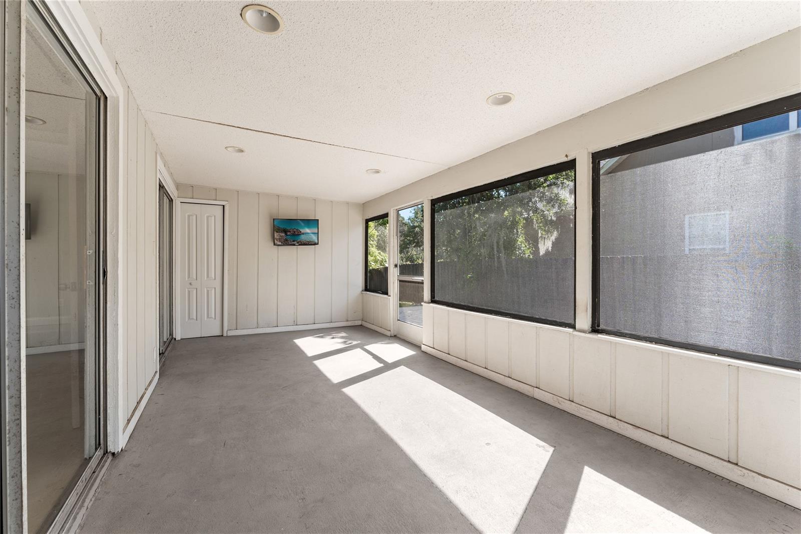 Image 28 of 34 For 921 Pine Street