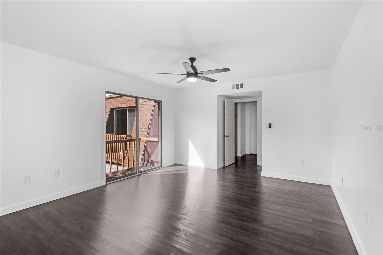 Image 21 of 30 For 401 Terrace Court