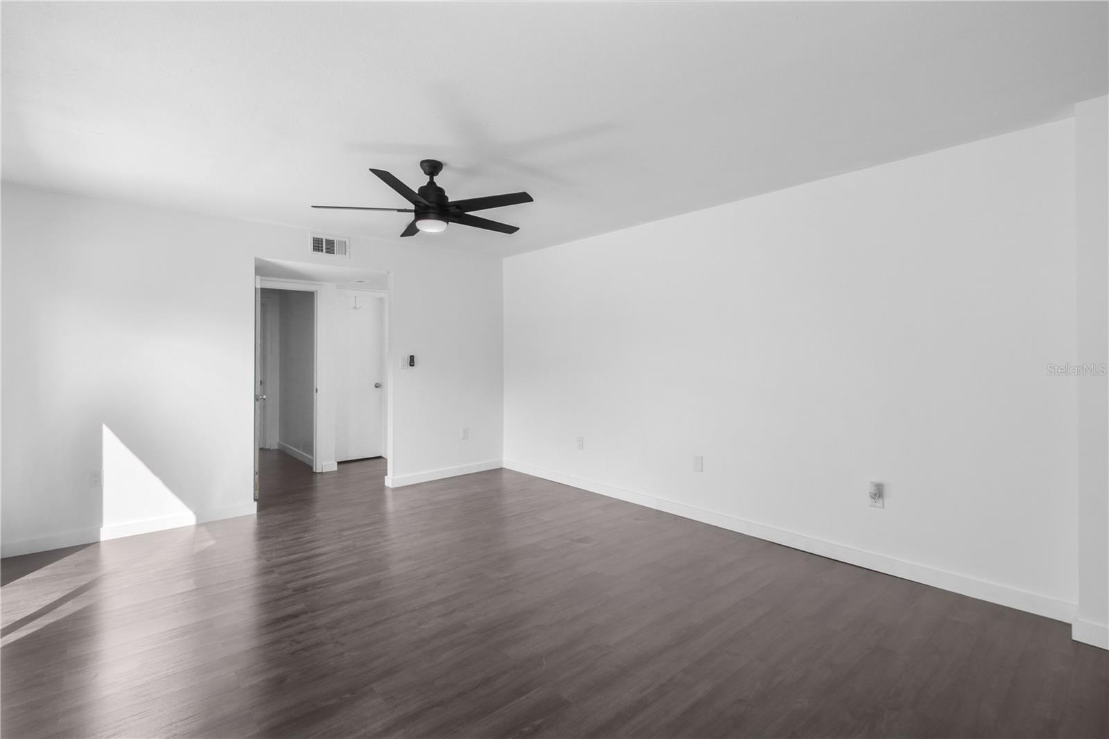 Image 22 of 30 For 401 Terrace Court