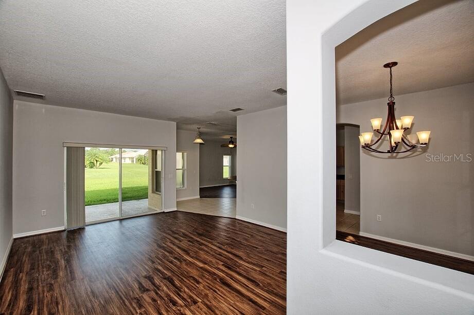 Image 4 of 18 For 4000 Bougainvillea Place