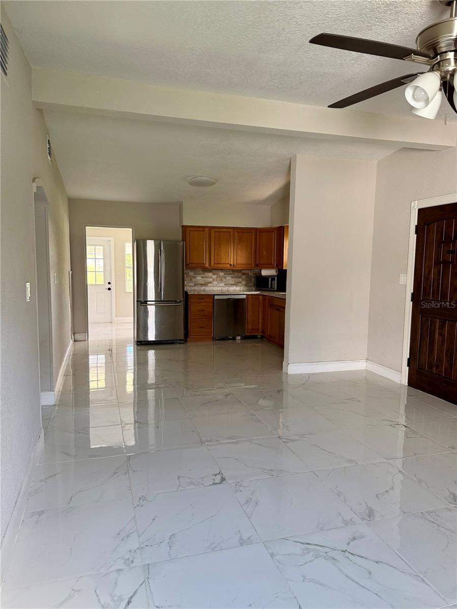 Image 4 of 13 For 1601 Roselawn Street Sw