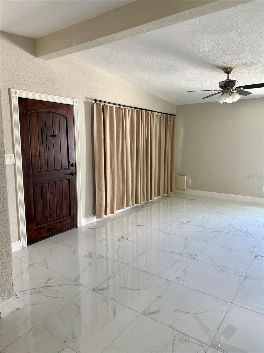 Image 6 of 13 For 1601 Roselawn Street Sw