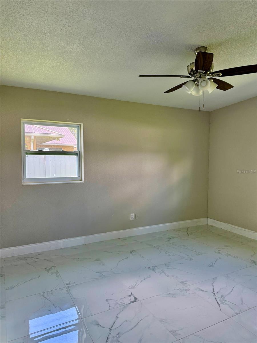 Image 9 of 13 For 1601 Roselawn Street Sw