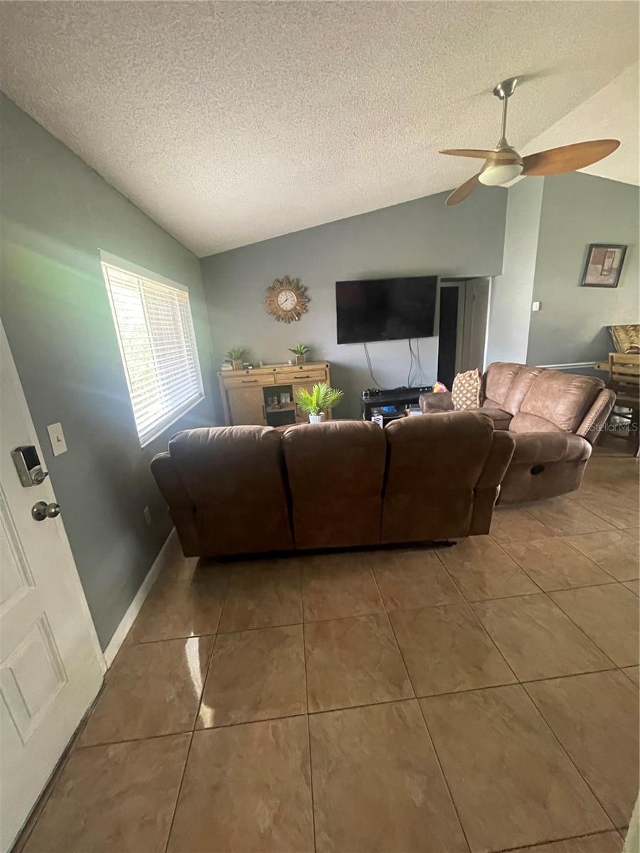 Image 3 of 11 For 6801 Compass Court