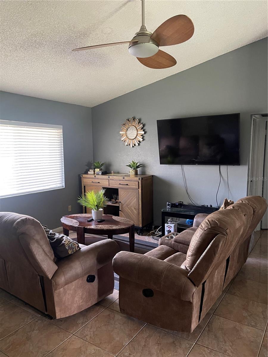 Image 4 of 11 For 6801 Compass Court