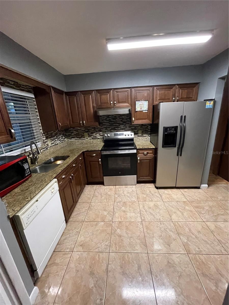 Image 7 of 11 For 6801 Compass Court