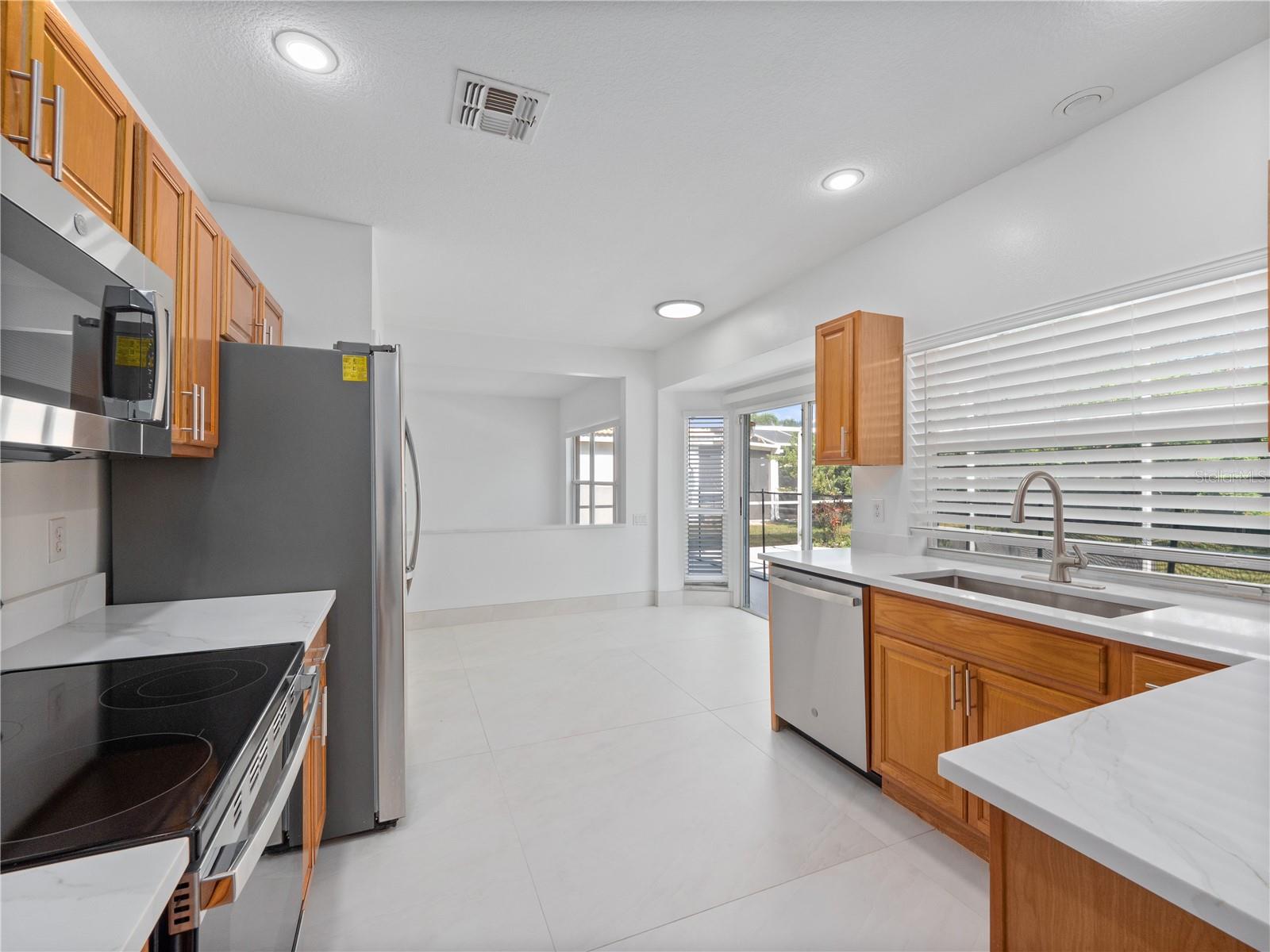 Image 11 of 35 For 6457 Winder Oaks Boulevard