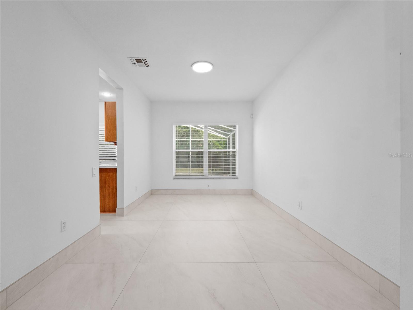 Image 5 of 35 For 6457 Winder Oaks Boulevard