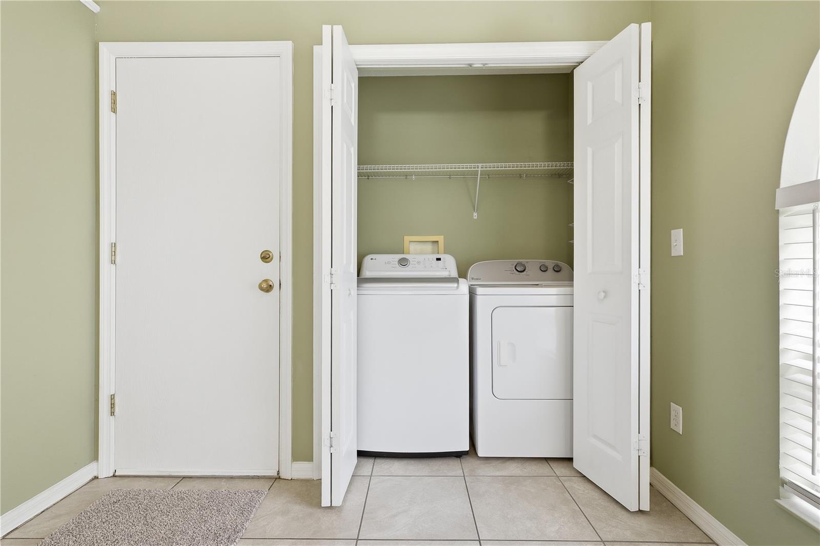 Image 31 of 41 For 917 Bloomingdale Drive