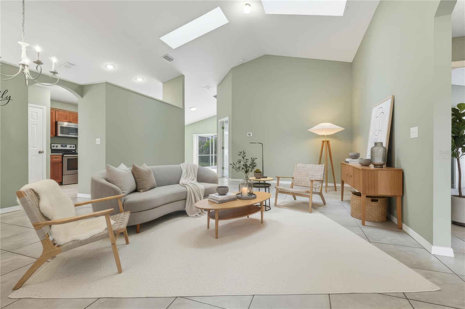 Image 9 of 41 For 917 Bloomingdale Drive