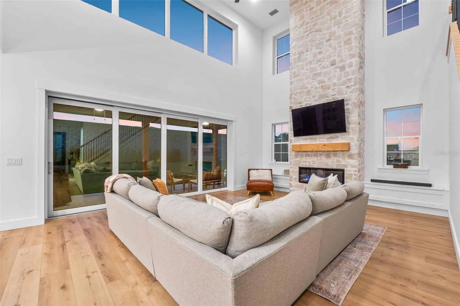 Image 14 of 89 For 157 Caladium Avenue