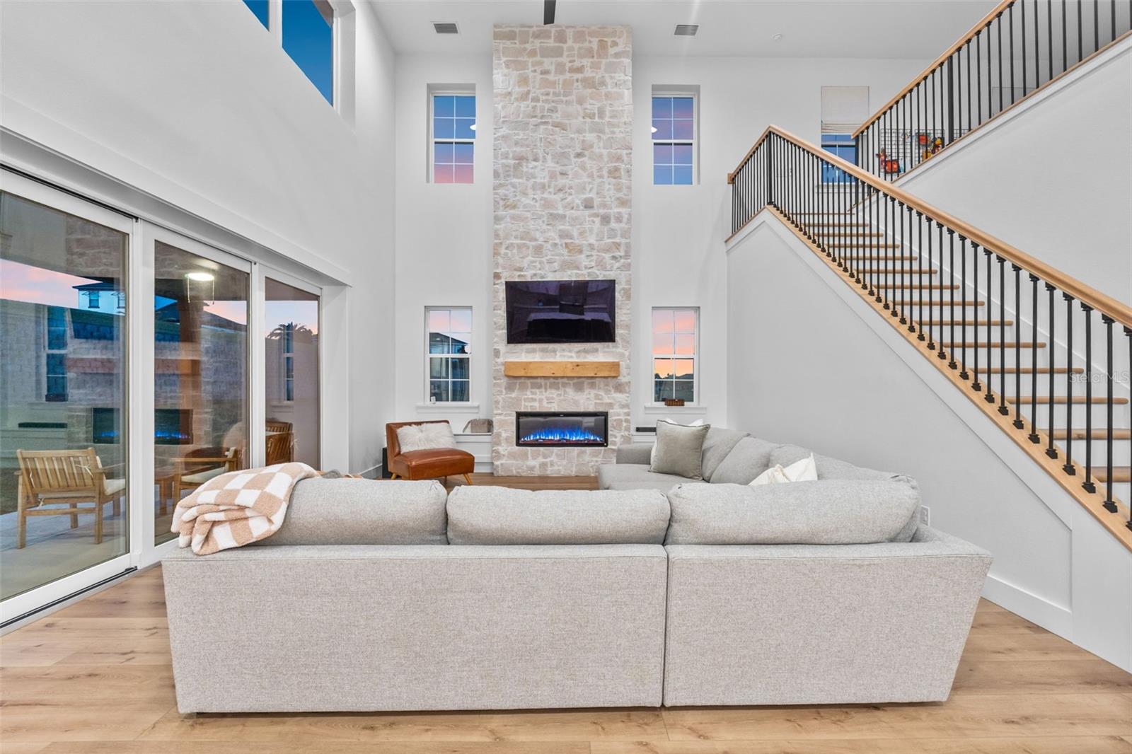 Image 15 of 89 For 157 Caladium Avenue