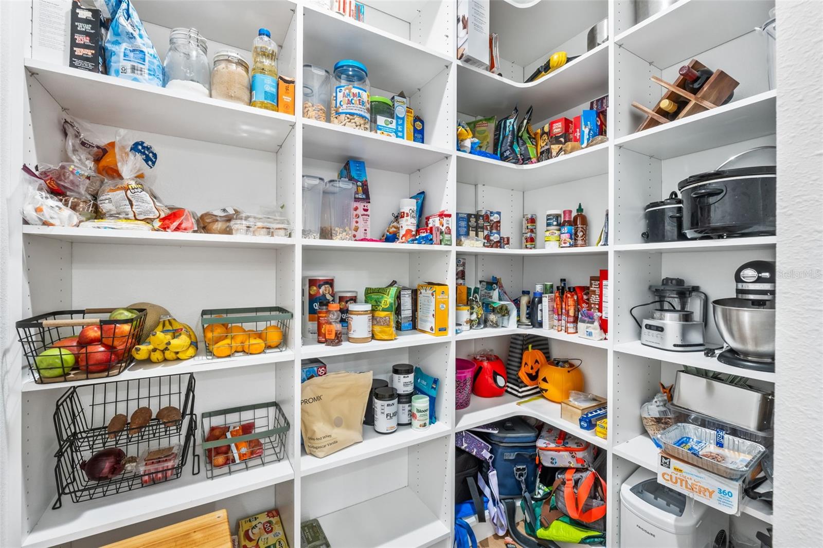 Image 27 of 89 For 157 Caladium Avenue