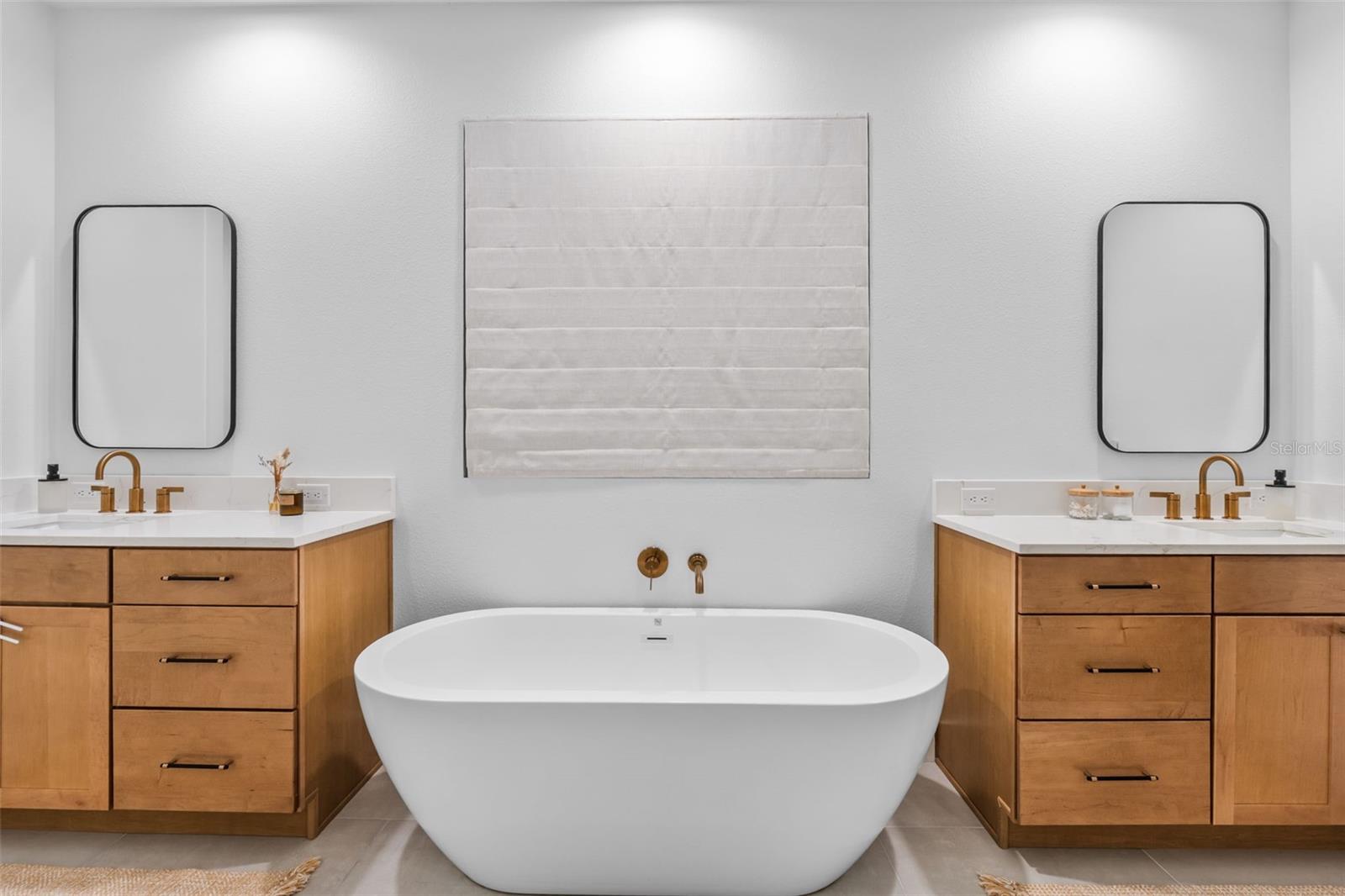 Image 32 of 89 For 157 Caladium Avenue