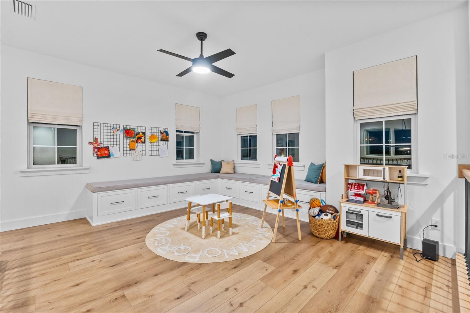 Image 36 of 89 For 157 Caladium Avenue