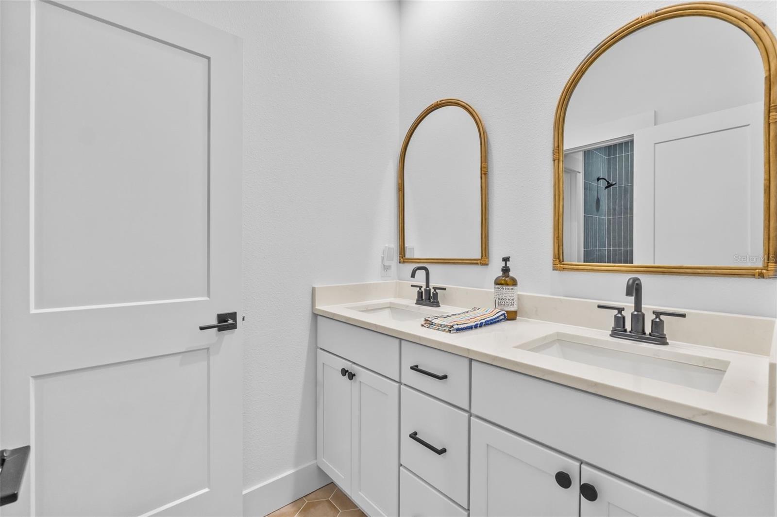 Image 37 of 89 For 157 Caladium Avenue