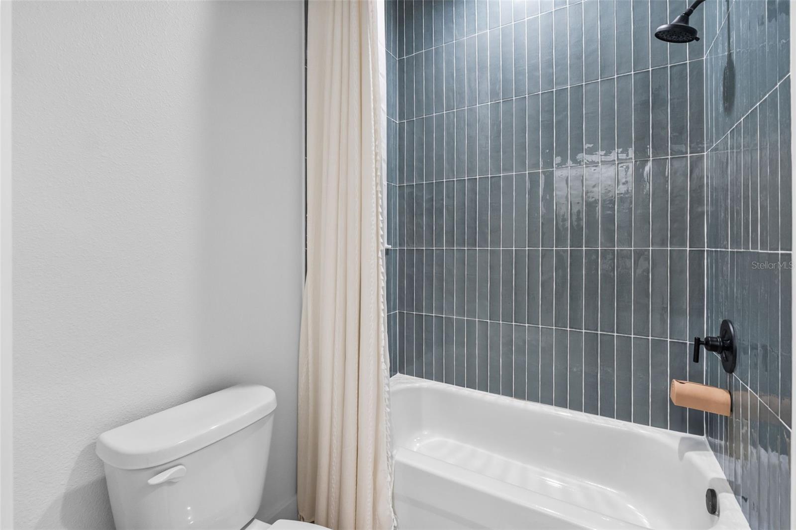 Image 38 of 89 For 157 Caladium Avenue