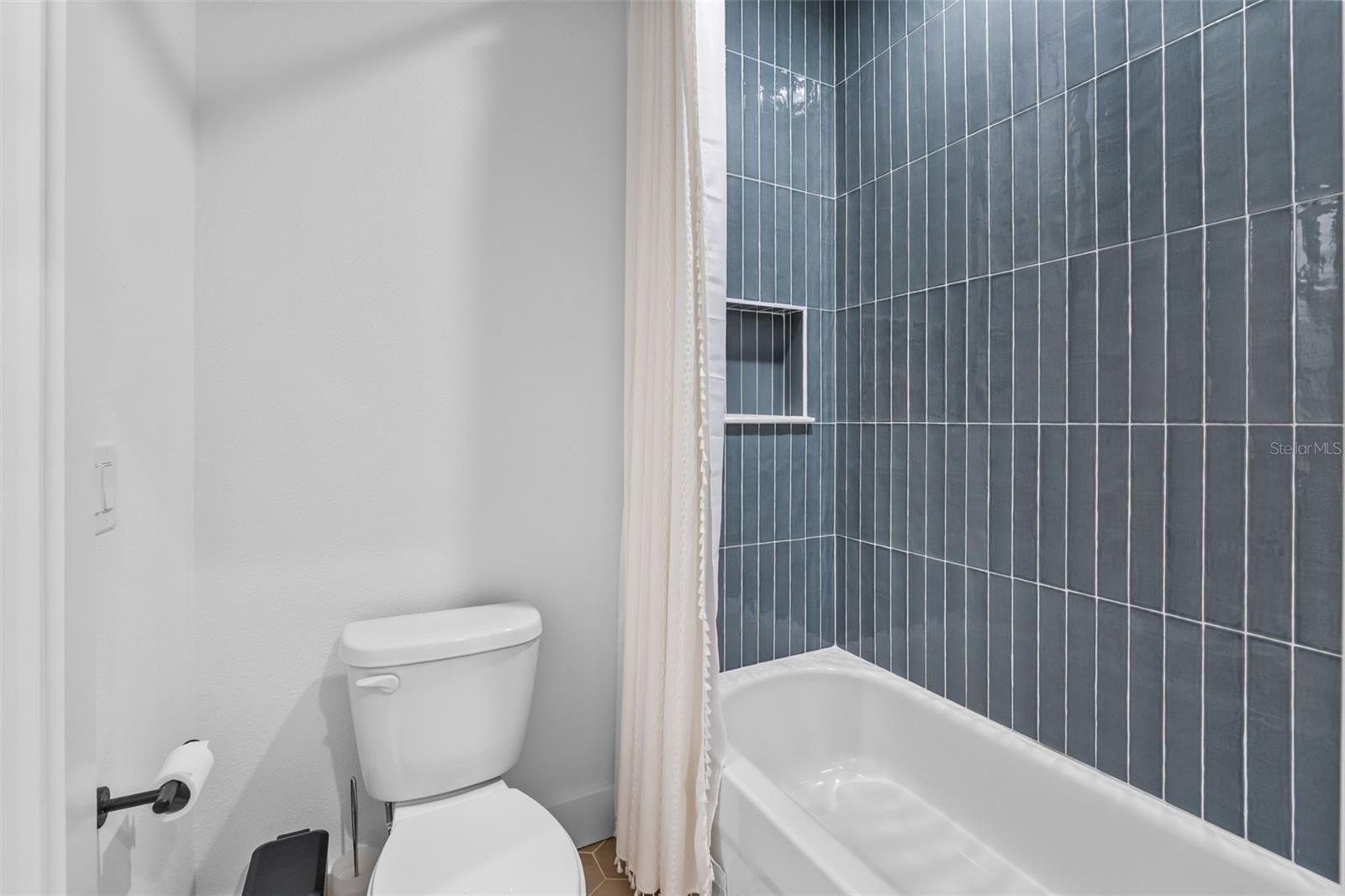 Image 39 of 89 For 157 Caladium Avenue