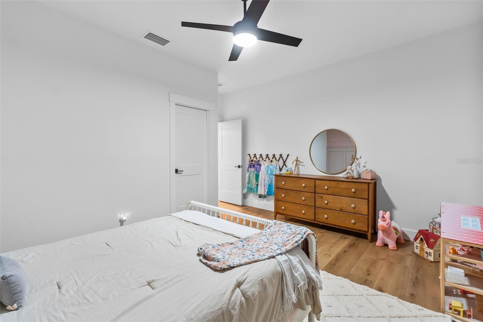 Image 46 of 89 For 157 Caladium Avenue