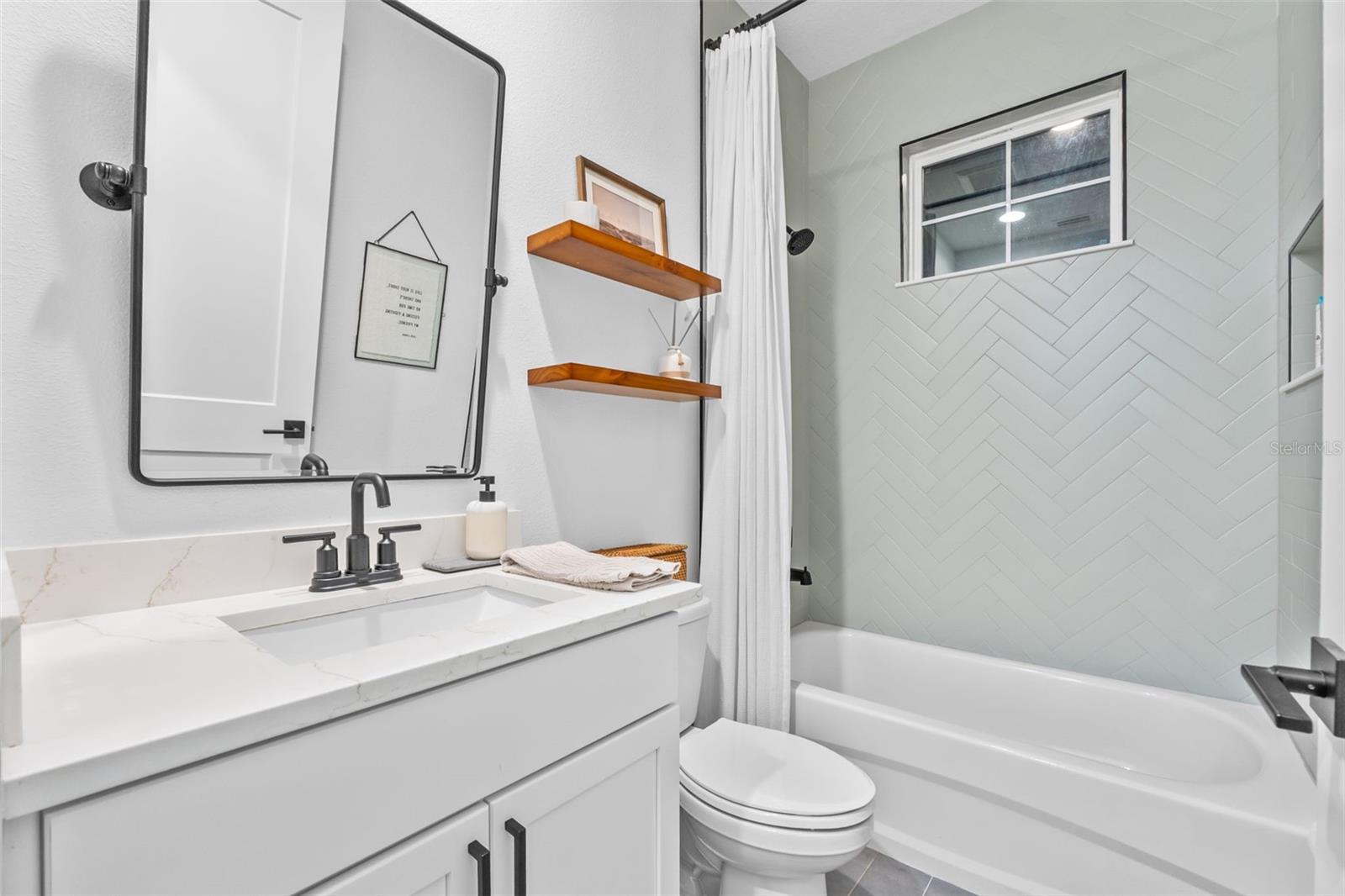 Image 9 of 89 For 157 Caladium Avenue