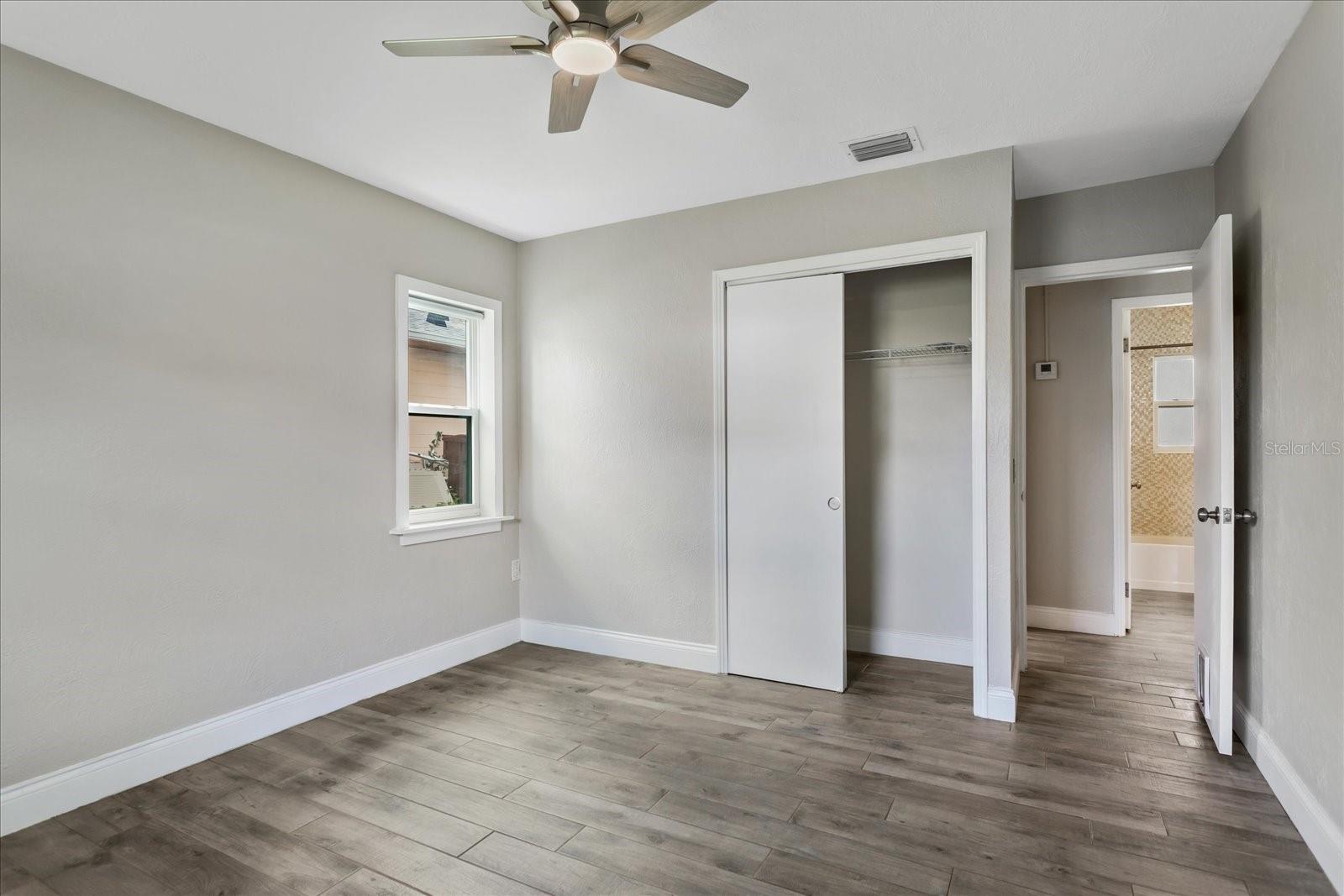 Image 13 of 27 For 916 Timor Avenue