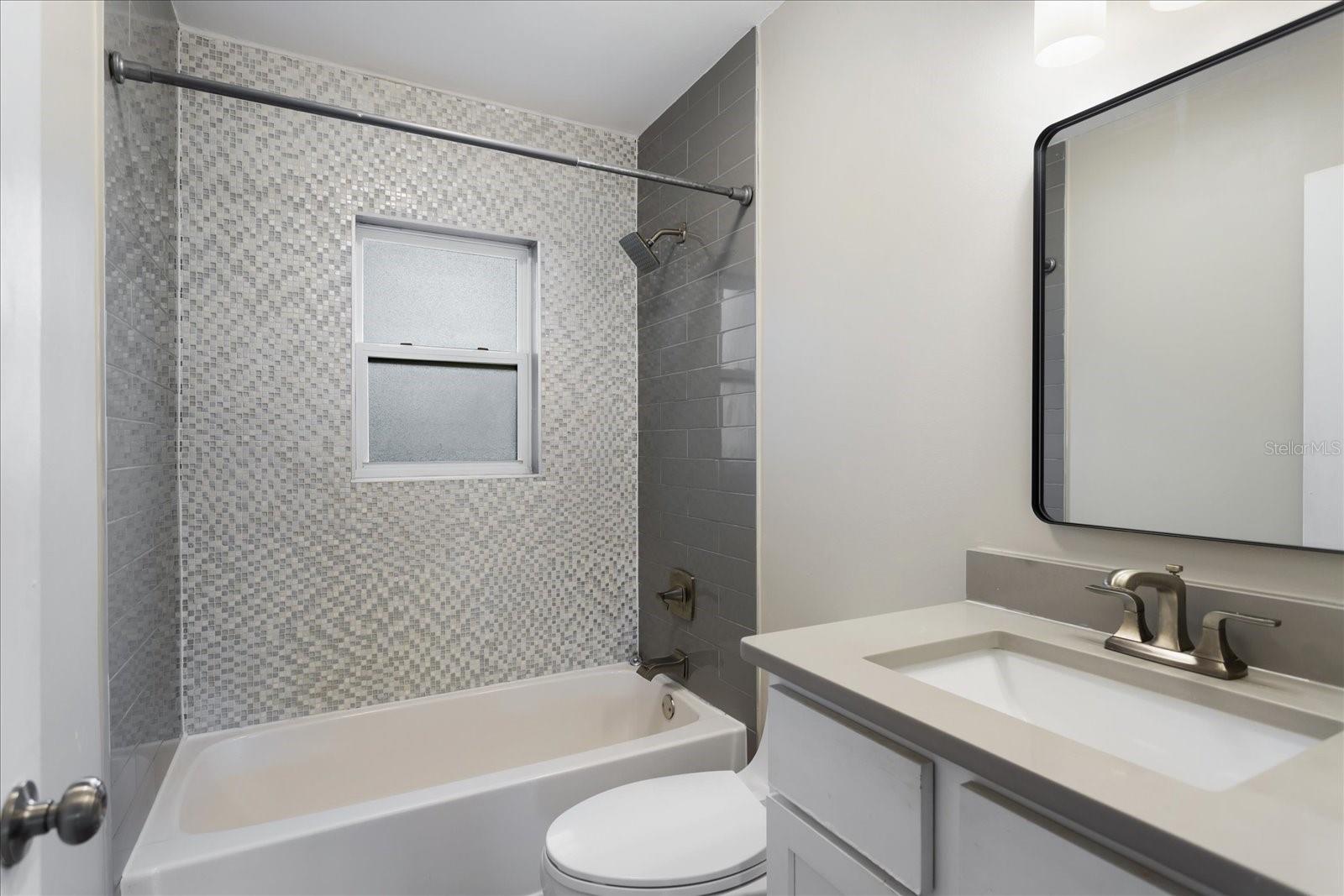 Image 14 of 27 For 916 Timor Avenue