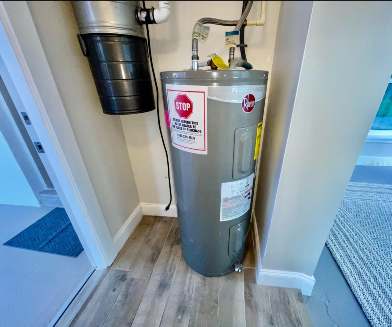 Image 24 of 27 For 916 Timor Avenue