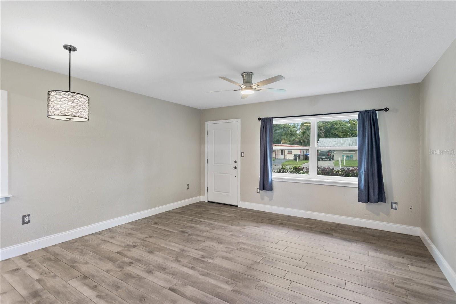 Image 5 of 27 For 916 Timor Avenue