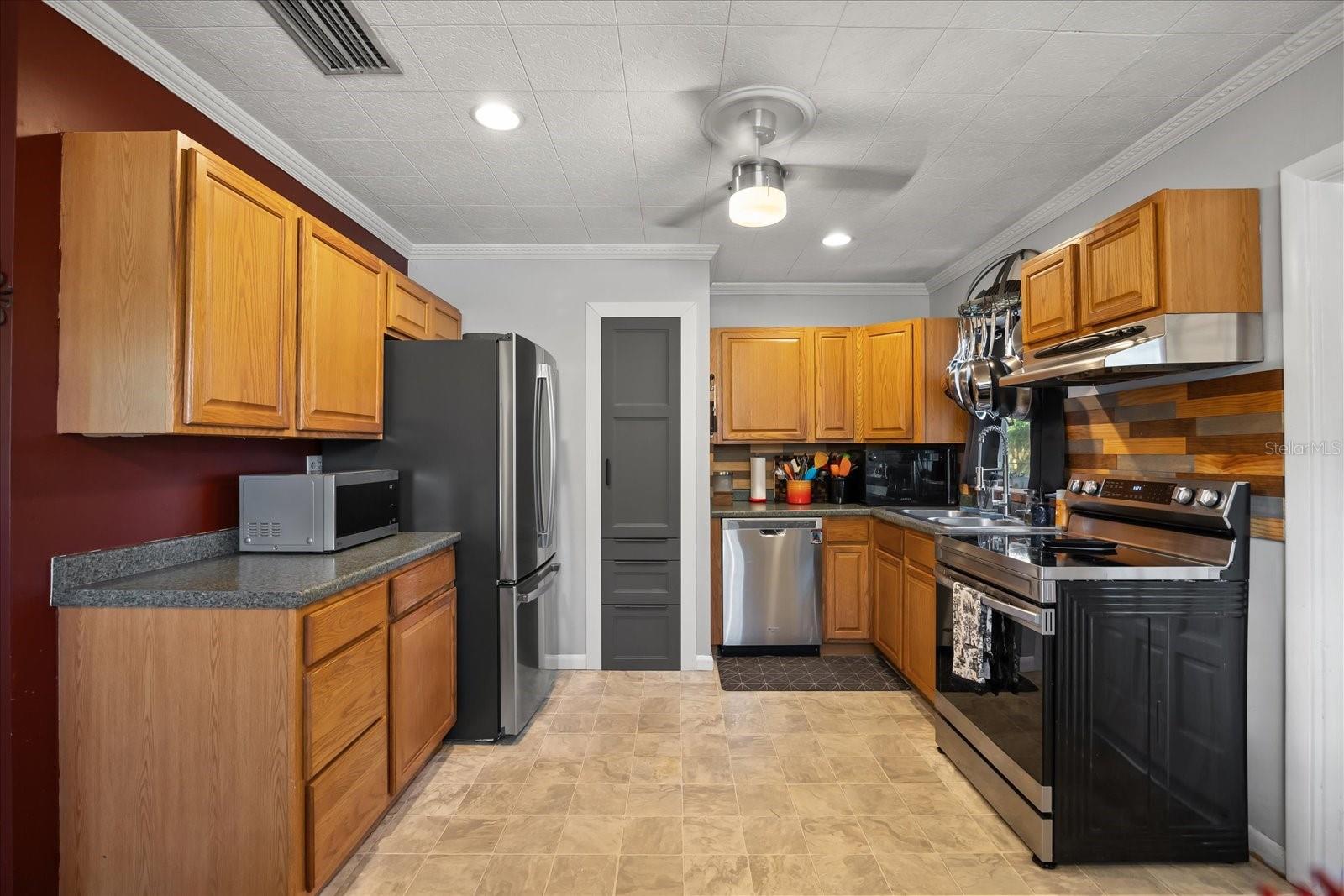 Image 10 of 28 For 3010 Touraine Avenue