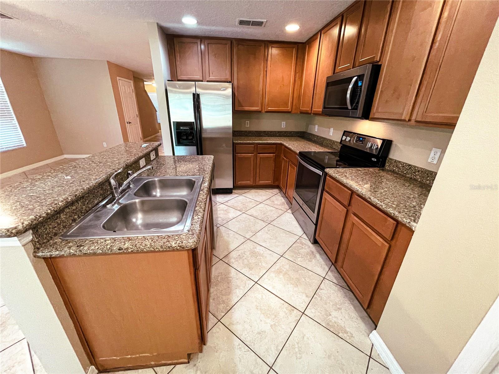 Image 16 of 28 For 3855 Shaftbury Place 0