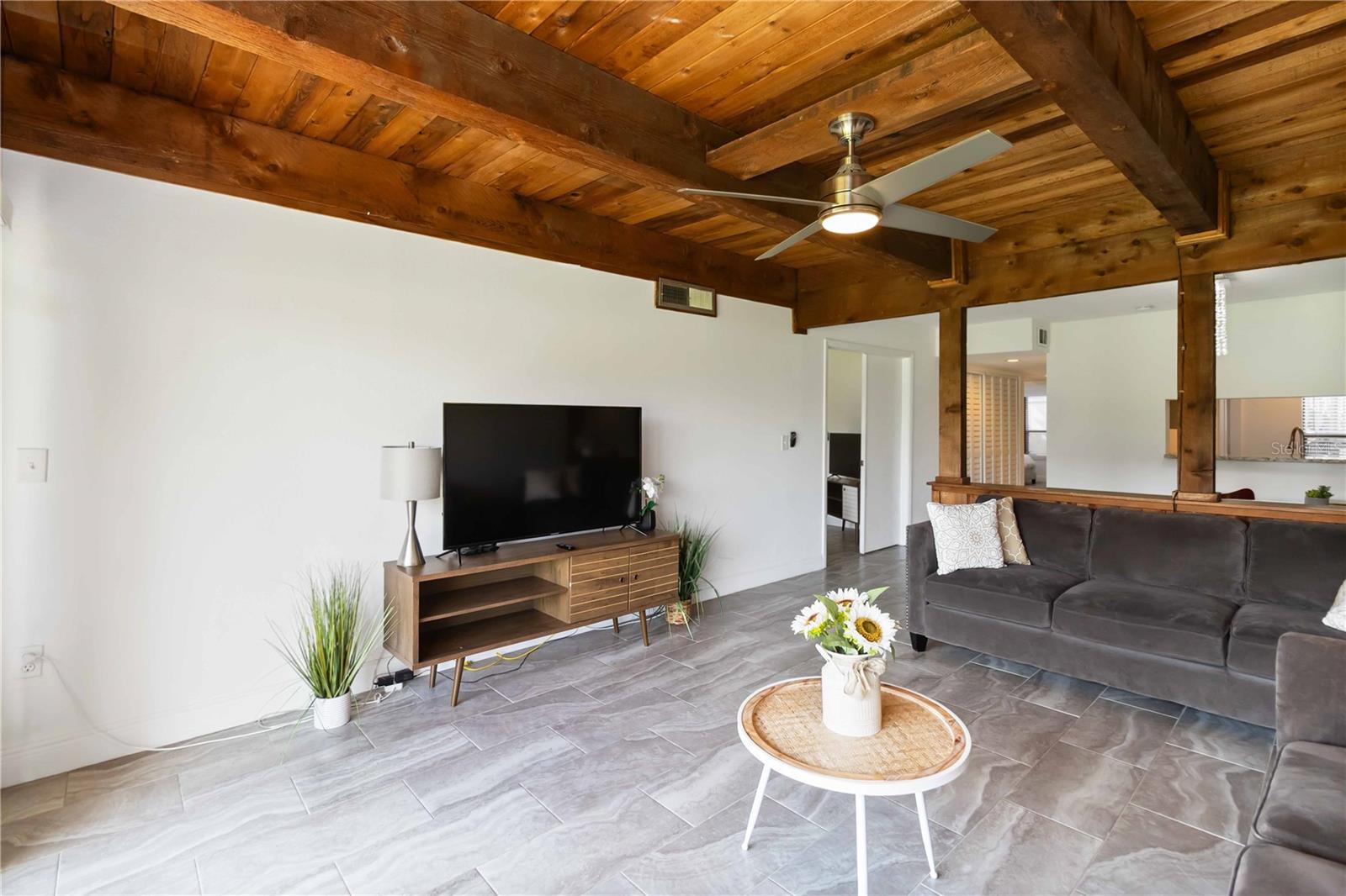 Image 10 of 24 For 5493 Pine Creek Drive 1904