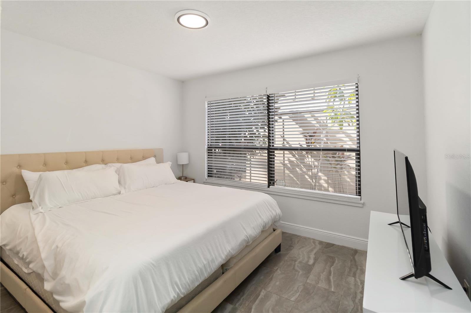 Image 15 of 24 For 5493 Pine Creek Drive 1904