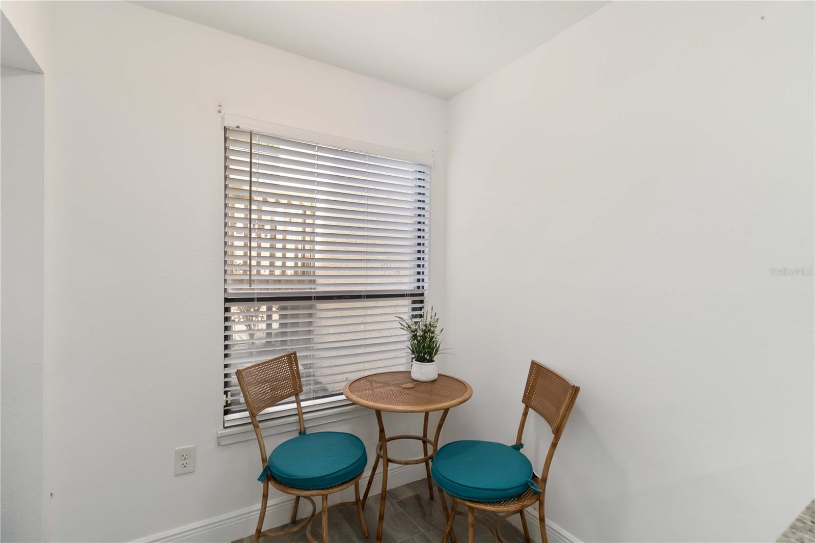 Image 6 of 24 For 5493 Pine Creek Drive 1904