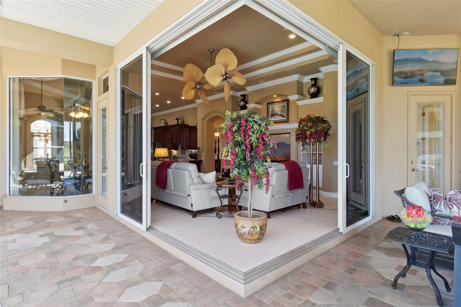 Image 38 of 76 For 685 Whisper Woods Drive