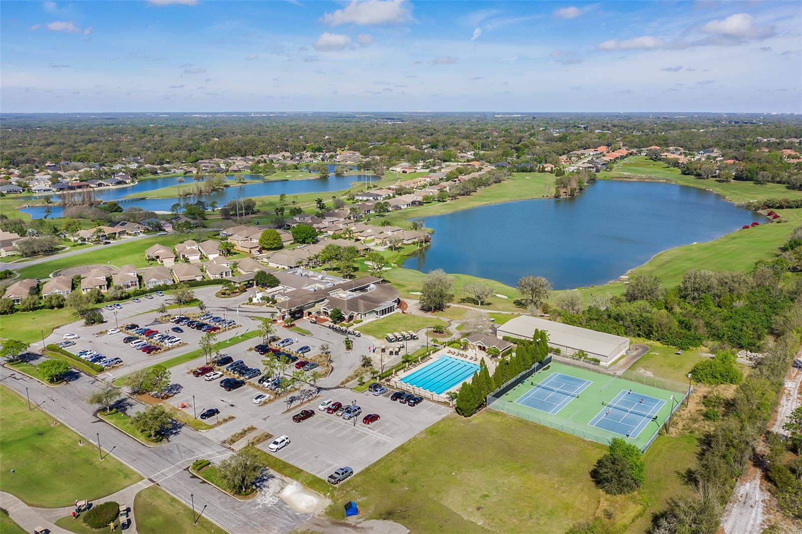 Image 4 of 76 For 685 Whisper Woods Drive