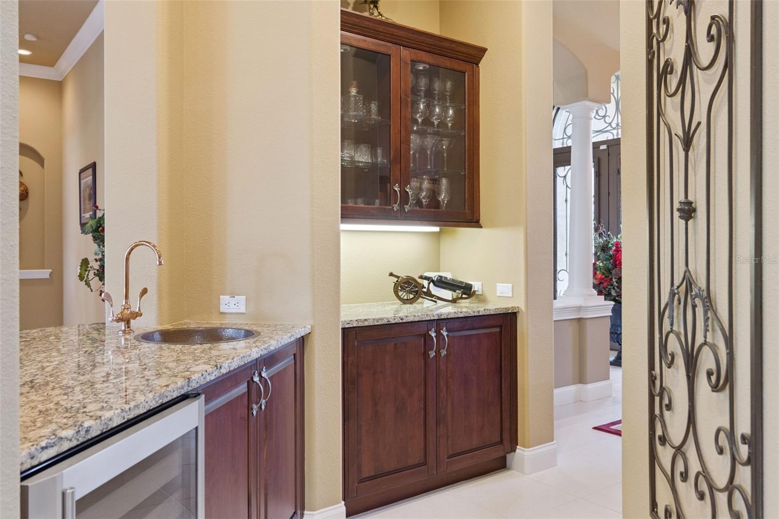 Image 61 of 76 For 685 Whisper Woods Drive