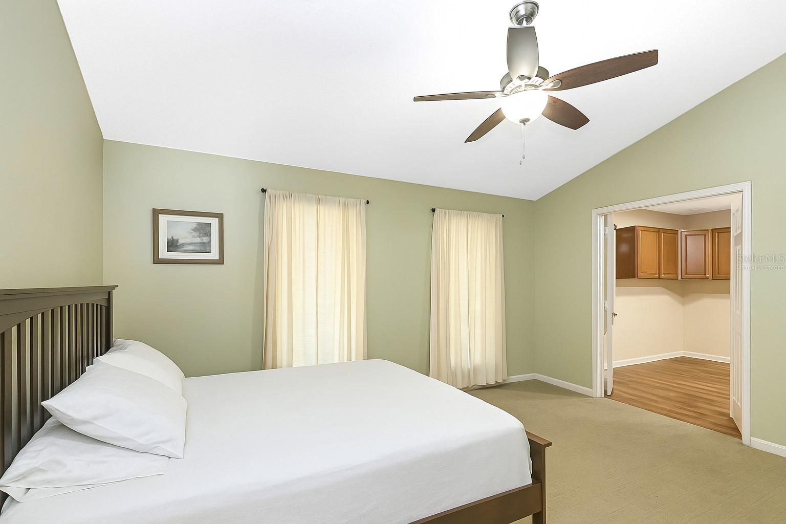 Image 11 of 21 For 881 Garden Glen Loop